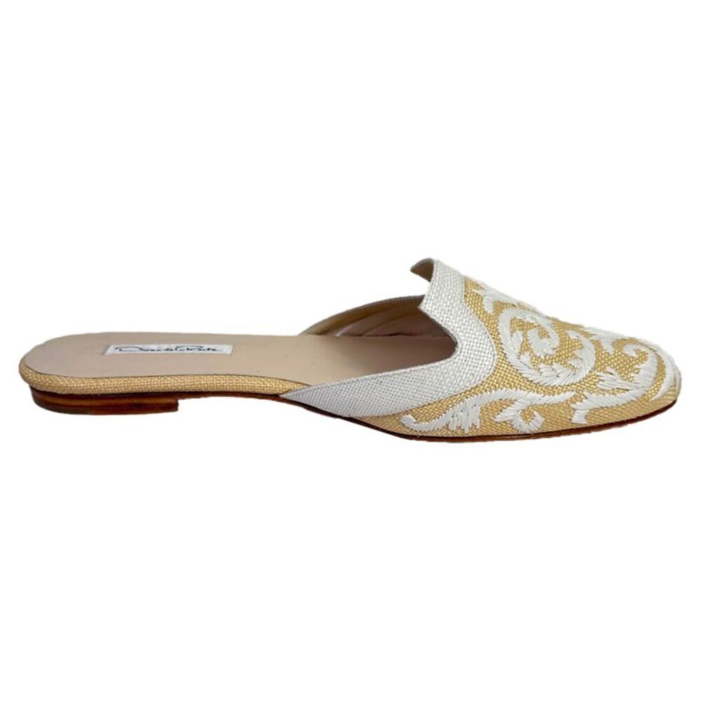 Oscar De La Renta Embroidered Mules in Beige Raffia